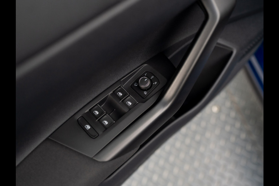 Volkswagen Polo 1.0 TSI R-Line | Keyless | Panodak | IQ Light | Camera | Trekhaak afnb. | Prijs Rijklaar!!