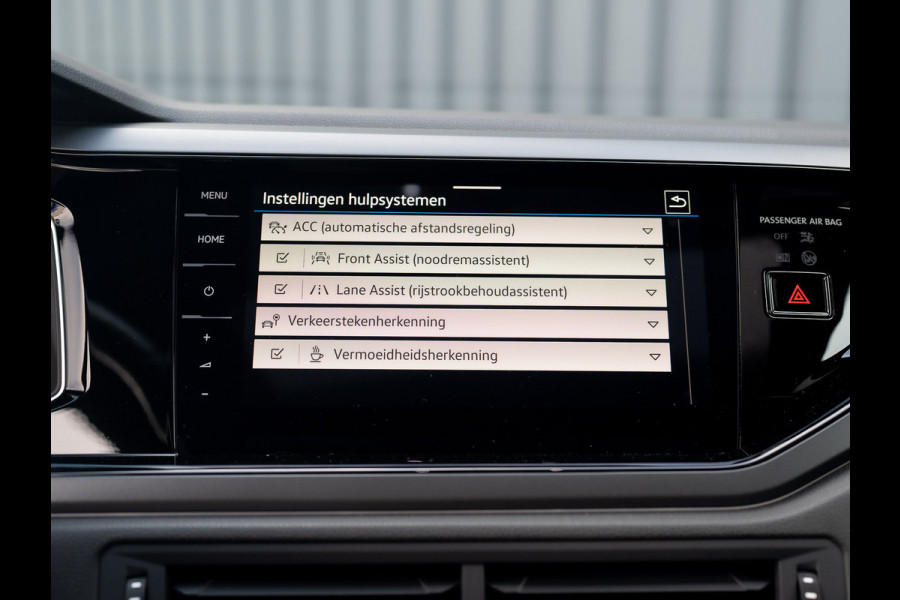Volkswagen Polo 1.0 TSI R-Line | Keyless | Panodak | IQ Light | Camera | Trekhaak afnb. | Prijs Rijklaar!!