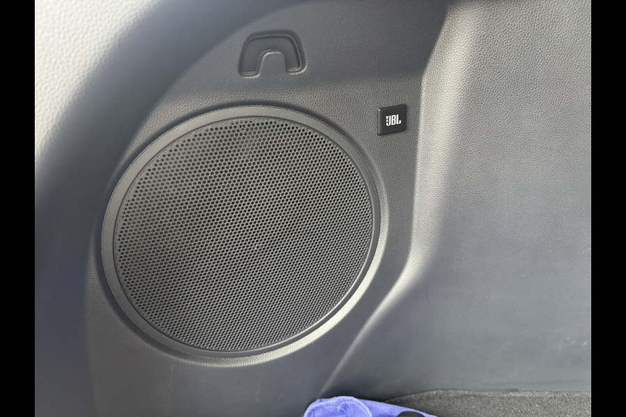 Toyota C-HR 1.8 Hybrid 140 Executive / Bi tone | Afnm. Trekhaak | JBL | Rijklaar!!!