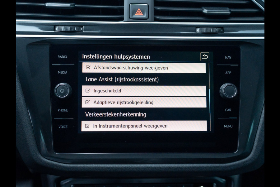 Volkswagen Tiguan 1.4 TSI 4Motion Highline | Panodak | Camera | Keyless | LED | Elk. A-klep | Prijs Rijklaar!!