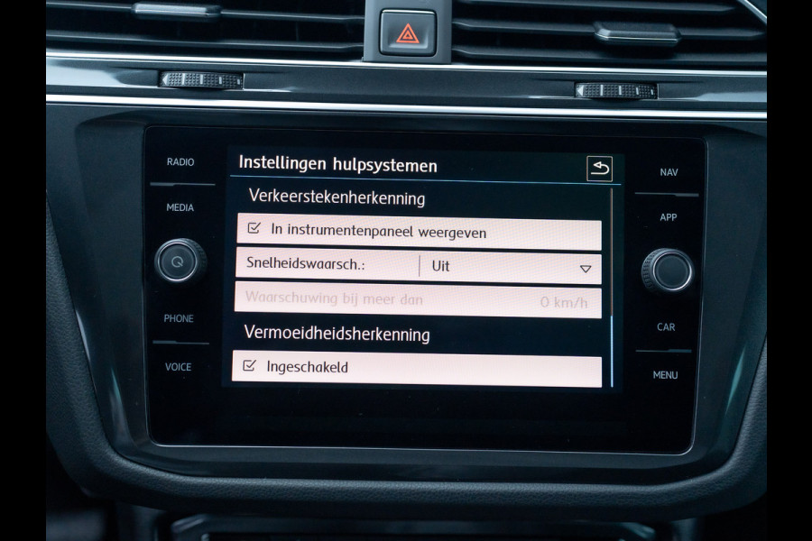 Volkswagen Tiguan 1.4 TSI 4Motion Highline | Panodak | Camera | Keyless | LED | Elk. A-klep | Prijs Rijklaar!!