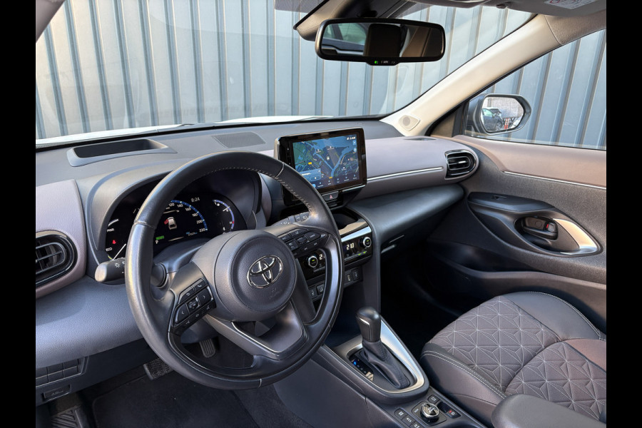 Toyota Yaris Cross 1.5 Hybrid Executive Bi-Tone | Head Up | BSM | Camera | Navi | Stoelverw. | Keyless | Prijs Rijklaar!!