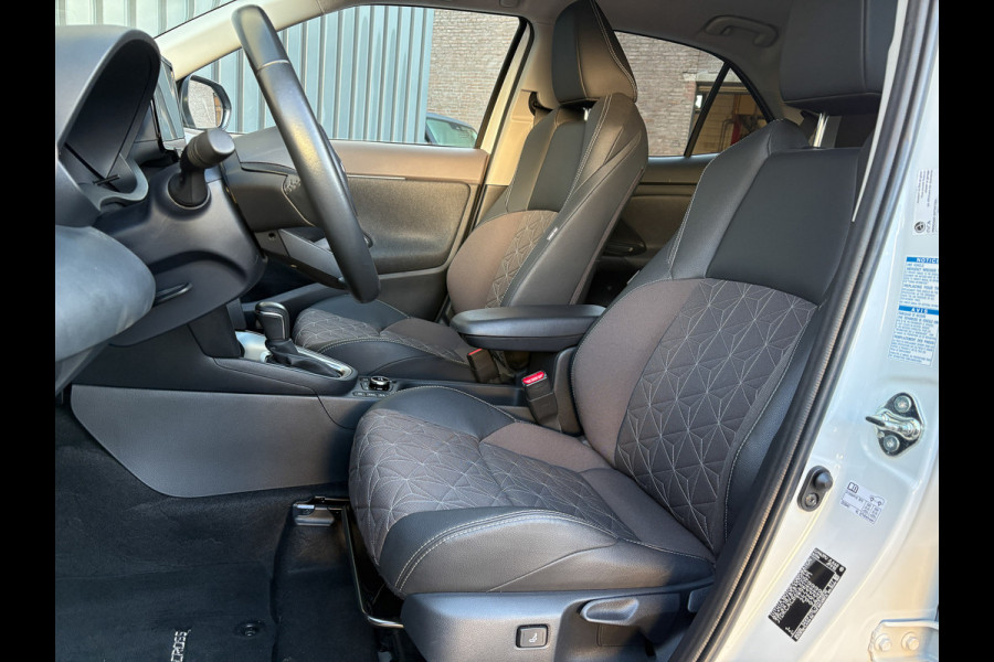 Toyota Yaris Cross 1.5 Hybrid Executive Bi-Tone | Head Up | BSM | Camera | Navi | Stoelverw. | Keyless | Prijs Rijklaar!!