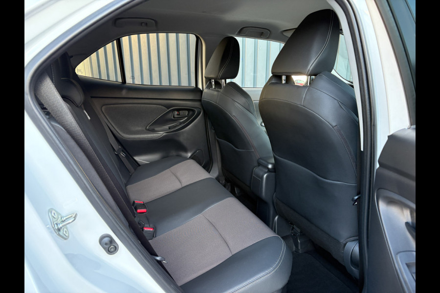 Toyota Yaris Cross 1.5 Hybrid Executive Bi-Tone | Head Up | BSM | Camera | Navi | Stoelverw. | Keyless | Prijs Rijklaar!!