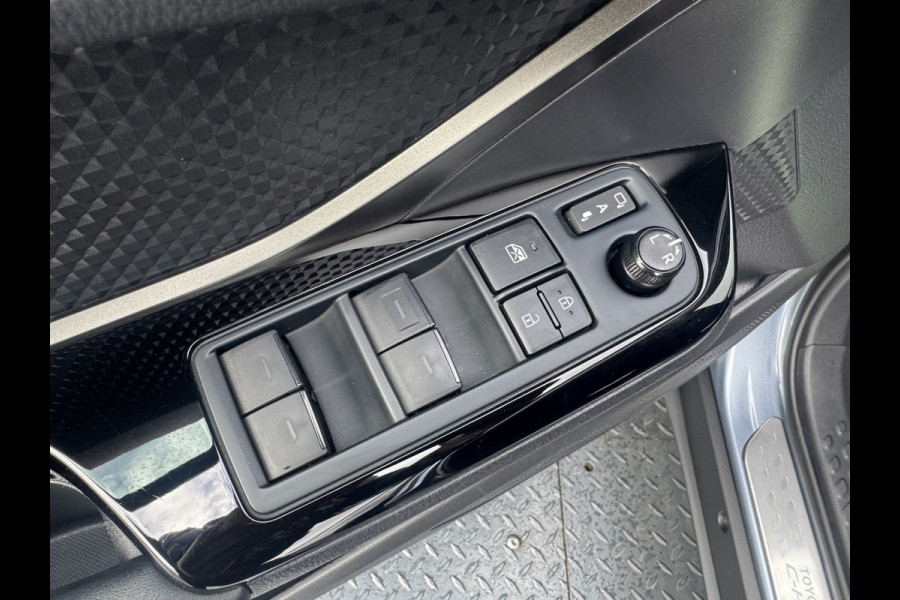 Toyota C-HR 1.8 Hybrid Dynamic | Draadloos Apple Carplay/Android auto | 10 jr GARANTIE | Rijklaar!!!