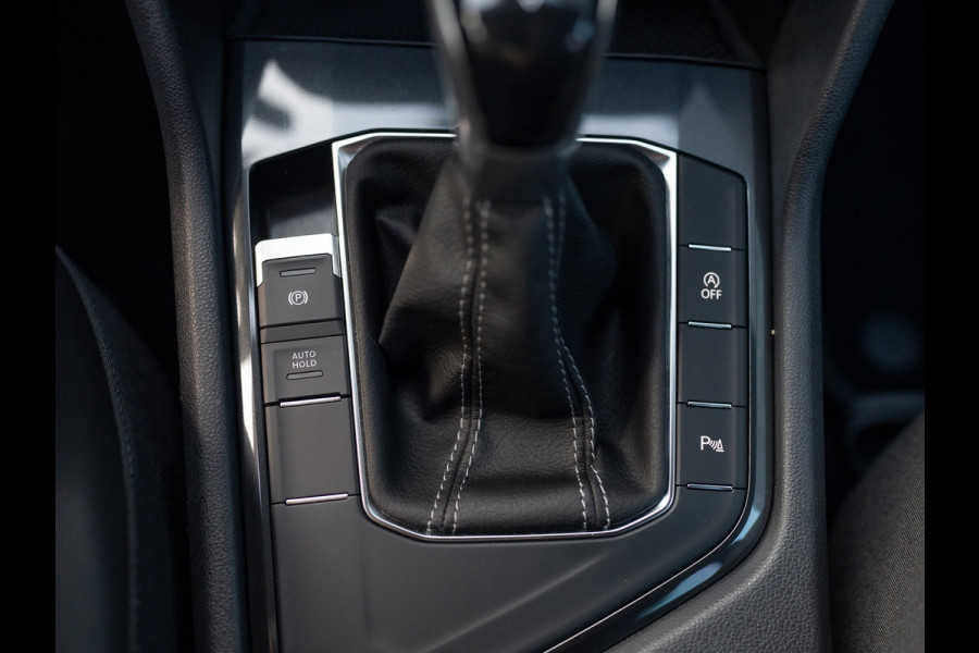 Volkswagen Tiguan 1.5 TSI 150Pk R-Line Business | Wegklapbare Trekhaak | Camera | Prijs Rijklaar!!