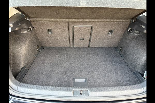Volkswagen Golf 1.5 TSI 130Pk Comfortline Business | Adapt. Cr. | Climate Control | Parkeersensoren V&A | Prijs Rijklaar!!
