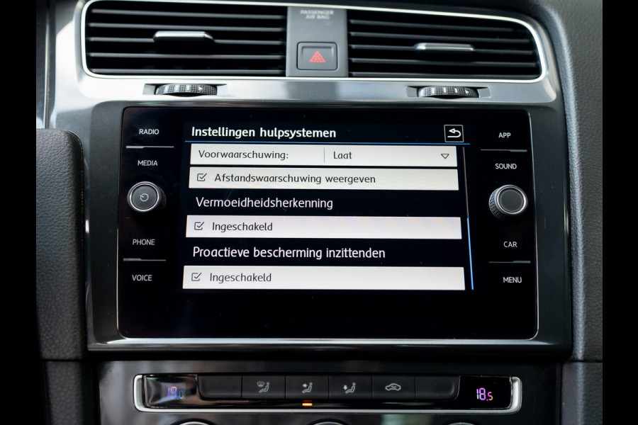 Volkswagen Golf 1.5 TSI 130Pk Comfortline Business | Adapt. Cr. | Climate Control | Parkeersensoren V&A | Prijs Rijklaar!!