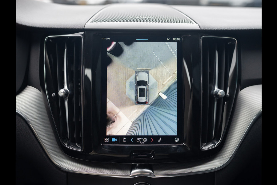 Volvo XC60 2.0 T6 Plug-in hybrid AWD Plus Dark | 360 Camera | Harman/Kardon | Trekhaak | Panodak | Long Range | Prijs Rijklaar!!