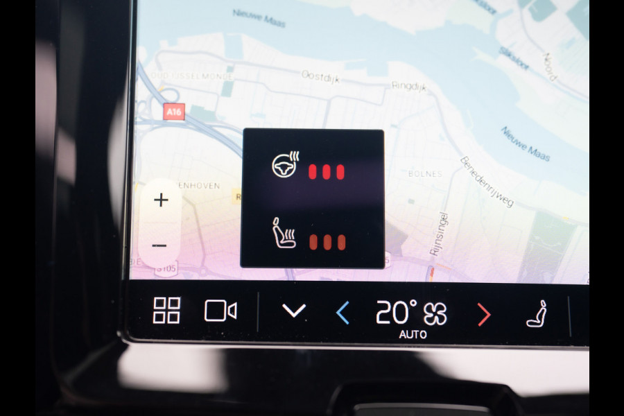 Volvo XC60 2.0 T6 Plug-in hybrid AWD Plus Dark | 360 Camera | Harman/Kardon | Trekhaak | Panodak | Long Range | Prijs Rijklaar!!