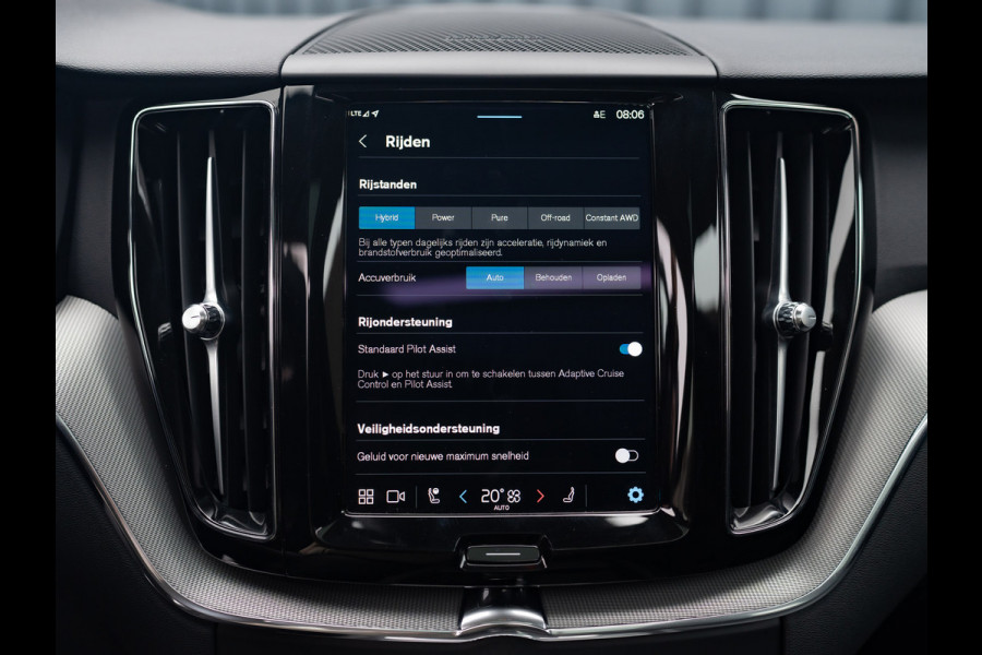 Volvo XC60 2.0 T6 Plug-in hybrid AWD Plus Dark | 360 Camera | Harman/Kardon | Trekhaak | Panodak | Long Range | Prijs Rijklaar!!