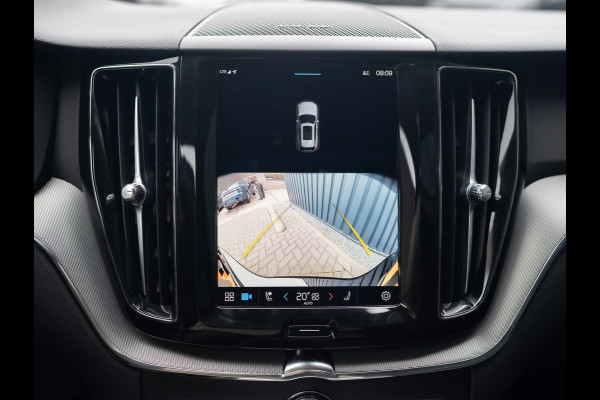 Volvo XC60 2.0 T6 Plug-in hybrid AWD Plus Dark | 360 Camera | Harman/Kardon | Trekhaak | Panodak | Long Range | Prijs Rijklaar!!