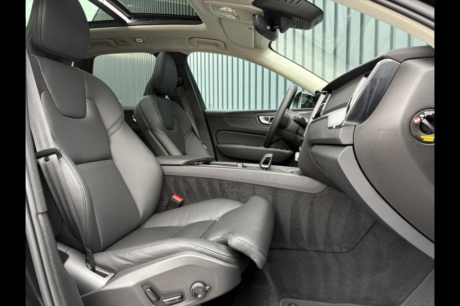 Volvo XC60 2.0 T6 Plug-in hybrid AWD Plus Dark | 360 Camera | Harman/Kardon | Trekhaak | Panodak | Long Range | Prijs Rijklaar!!