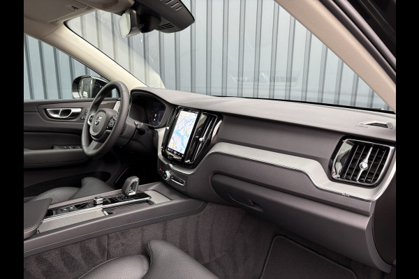 Volvo XC60 2.0 T6 Plug-in hybrid AWD Plus Dark | 360 Camera | Harman/Kardon | Trekhaak | Panodak | Long Range | Prijs Rijklaar!!
