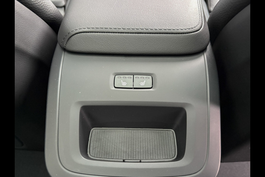 Volvo XC60 2.0 T6 Plug-in hybrid AWD Plus Dark | 360 Camera | Harman/Kardon | Trekhaak | Panodak | Long Range | Prijs Rijklaar!!