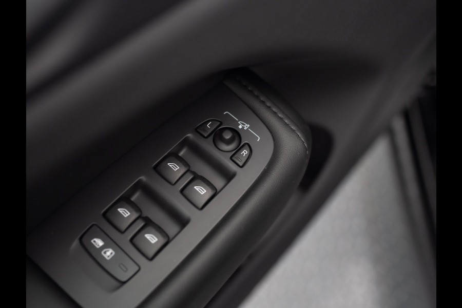 Volvo XC60 2.0 T6 Plug-in hybrid AWD Plus Dark | 360 Camera | Harman/Kardon | Trekhaak | Panodak | Long Range | Prijs Rijklaar!!