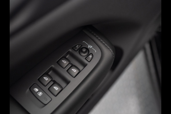Volvo XC60 2.0 T6 Plug-in hybrid AWD Plus Dark | 360 Camera | Harman/Kardon | Trekhaak | Panodak | Long Range | Prijs Rijklaar!!