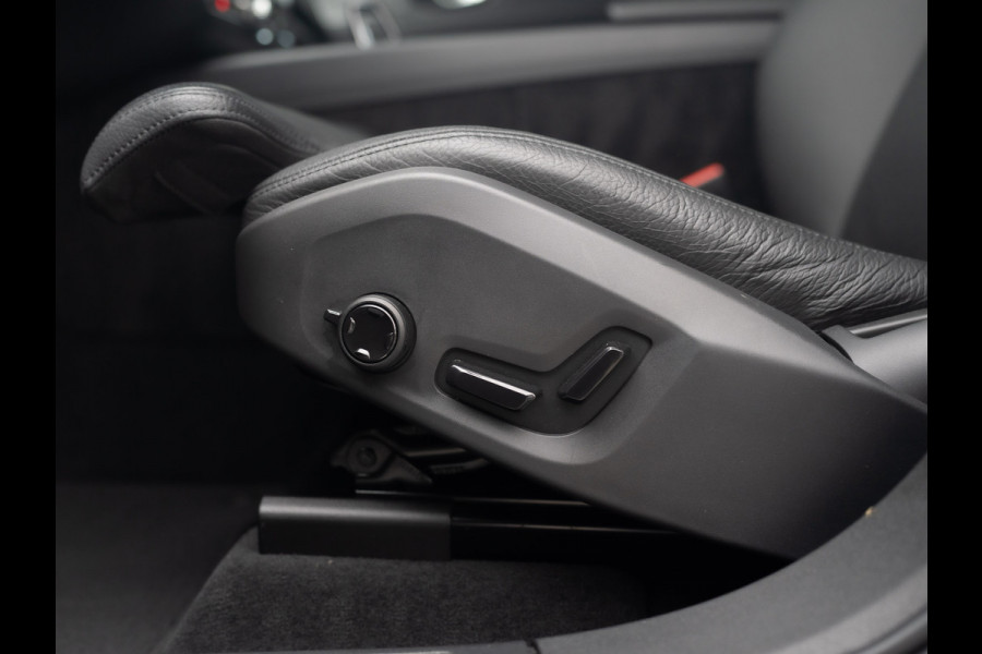 Volvo XC60 2.0 T6 Plug-in hybrid AWD Plus Dark | 360 Camera | Harman/Kardon | Trekhaak | Panodak | Long Range | Prijs Rijklaar!!