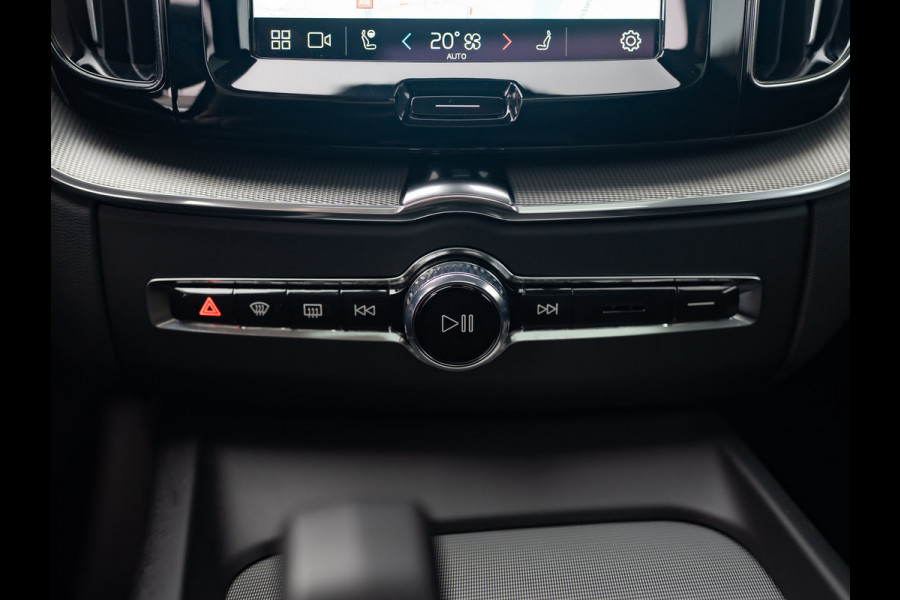 Volvo XC60 2.0 T6 Plug-in hybrid AWD Plus Dark | 360 Camera | Harman/Kardon | Trekhaak | Panodak | Long Range | Prijs Rijklaar!!