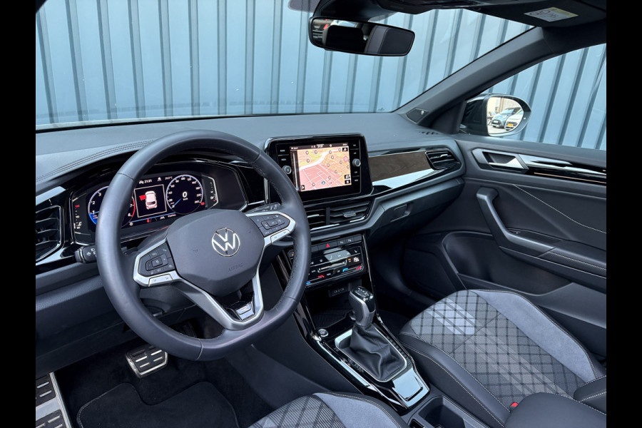 Volkswagen T-Roc 1.5 TSI R-Line Business | Panodak | Beats | Keyless | Trekhaak | IQ Light | Side Assist | Prijs Rijklaar!!