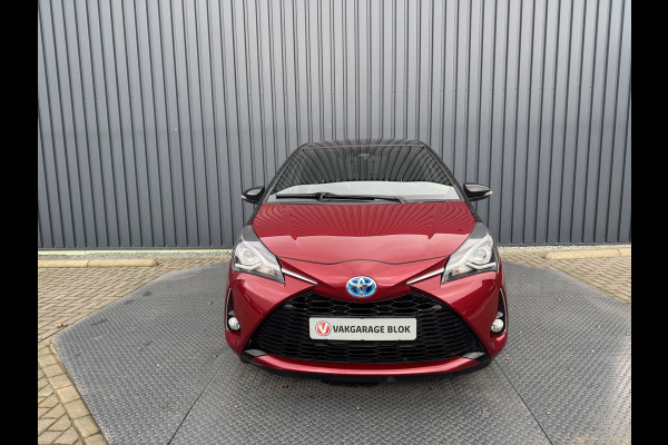 Toyota Yaris 1.5 Hybrid Bi-Tone Plus | Pano dak | Emotional RED | Rijklaar!!!