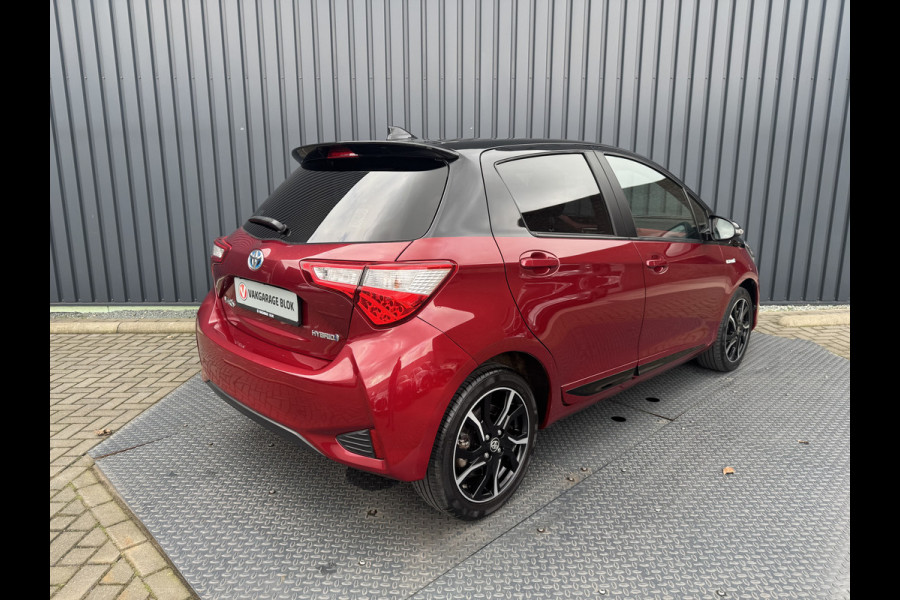 Toyota Yaris 1.5 Hybrid Bi-Tone Plus | Pano dak | Emotional RED | Rijklaar!!!