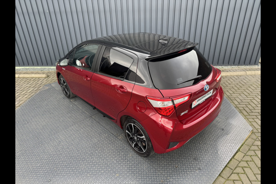 Toyota Yaris 1.5 Hybrid Bi-Tone Plus | Pano dak | Emotional RED | Rijklaar!!!