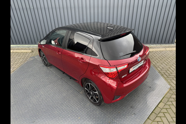 Toyota Yaris 1.5 Hybrid Bi-Tone Plus | Pano dak | Emotional RED | Rijklaar!!!