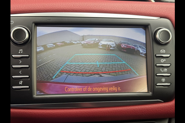 Toyota Yaris 1.5 Hybrid Bi-Tone Plus | Pano dak | Emotional RED | Rijklaar!!!