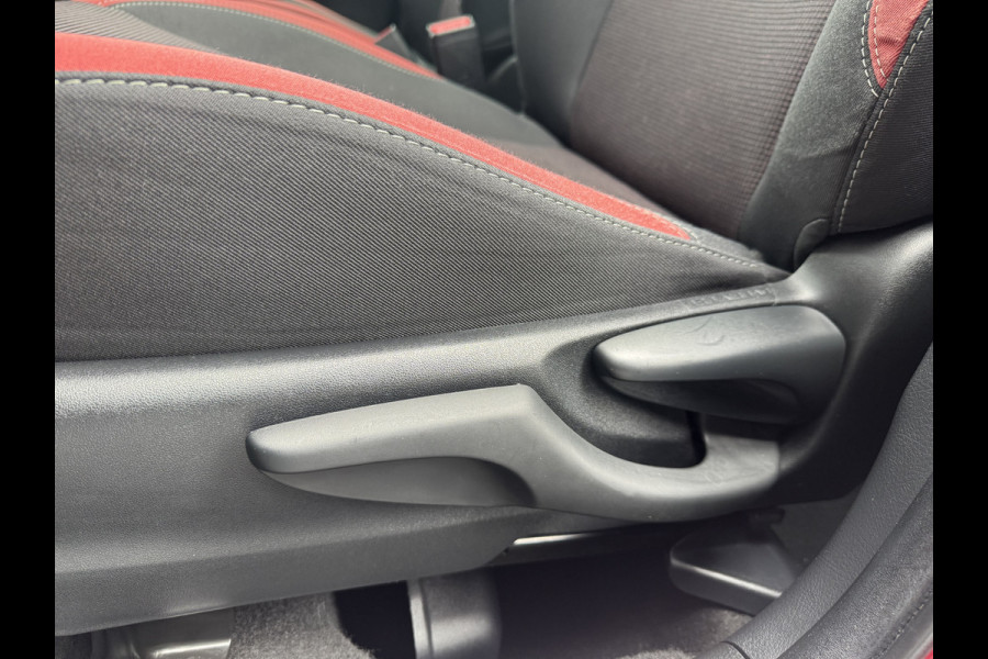 Toyota Yaris 1.5 Hybrid Bi-Tone Plus | Pano dak | Emotional RED | Rijklaar!!!
