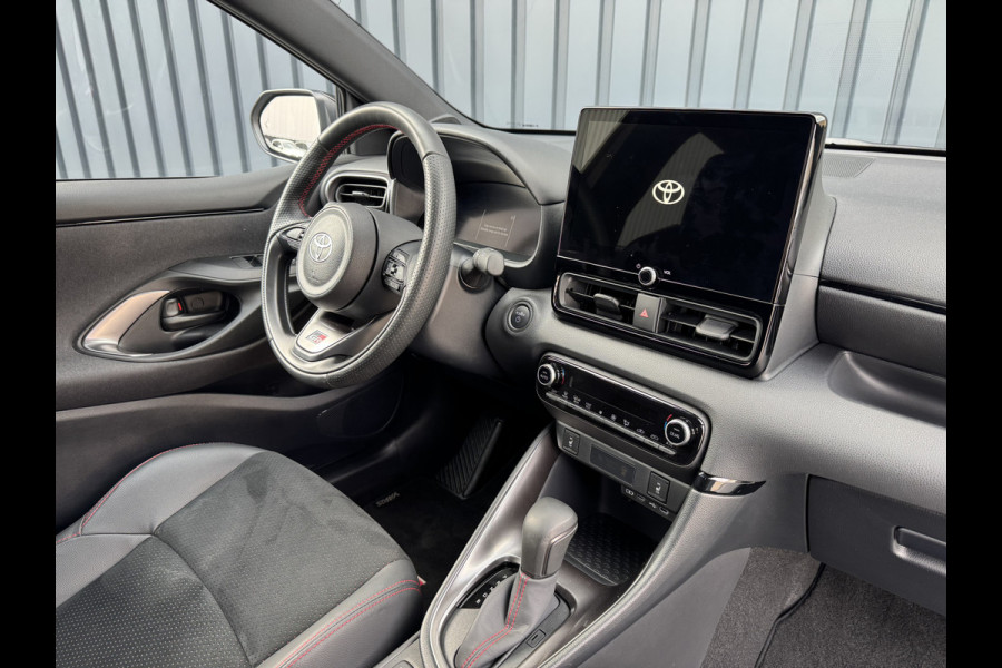 Toyota Yaris 1.5 Hybrid 130 GR Sport / Bi tone | 7.200 km | 1ste particuliere eigenaar | Rijklaar!!