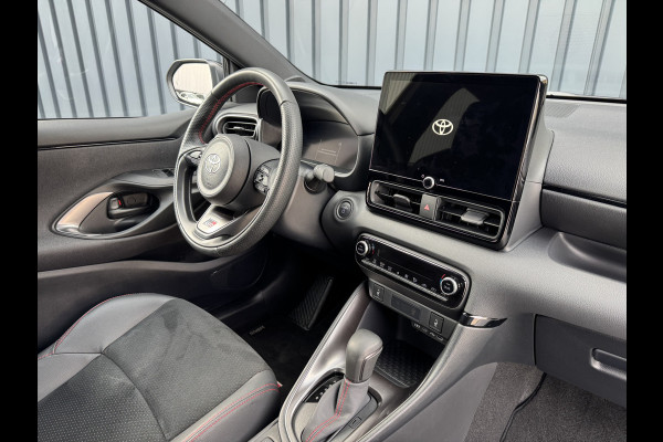 Toyota Yaris 1.5 Hybrid 130 GR Sport / Bi tone | 7.200 km | 1ste particuliere eigenaar | Rijklaar!!