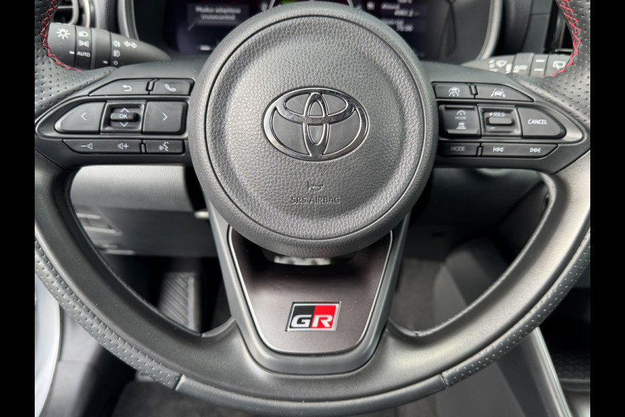 Toyota Yaris 1.5 Hybrid 130 GR Sport / Bi tone | 7.200 km | 1ste particuliere eigenaar | Rijklaar!!