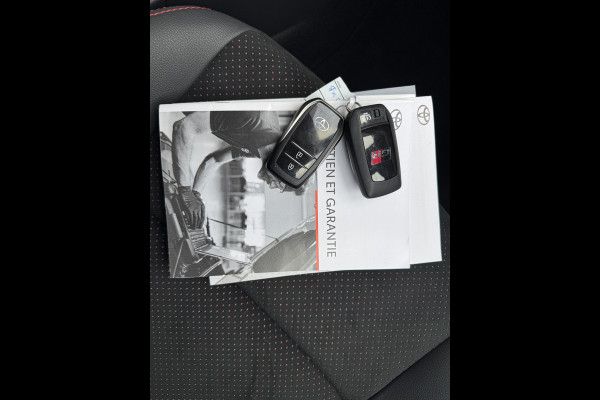 Toyota Yaris 1.5 Hybrid 130 GR Sport / Bi tone | 7.200 km | 1ste particuliere eigenaar | Rijklaar!!