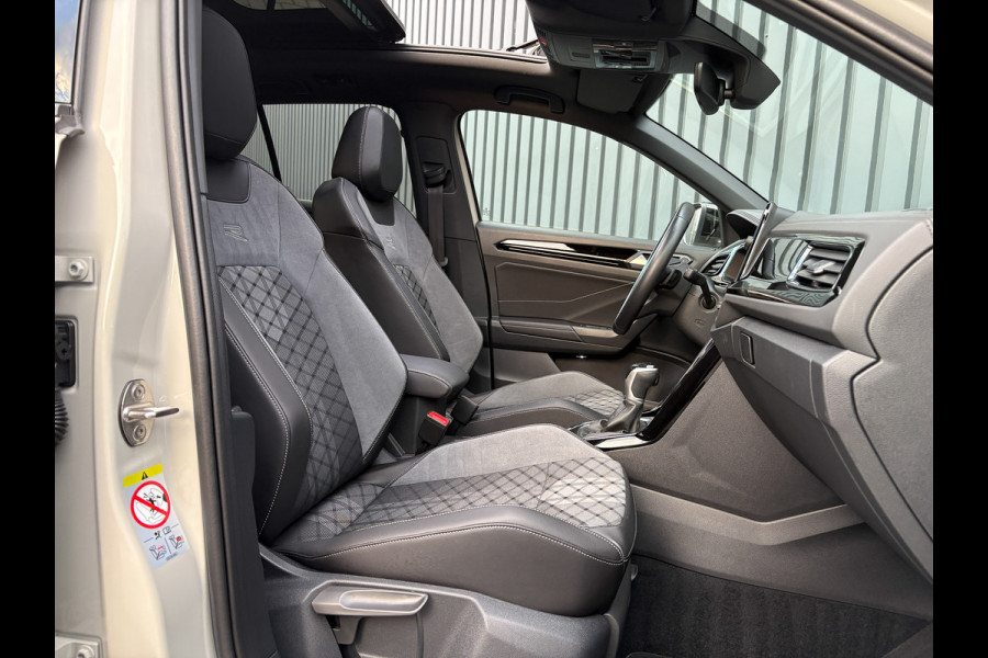 Volkswagen T-Roc 1.5 TSI R-Line Business | Panodak | Beats | Keyless | Trekhaak | IQ Light | Side Assist | Prijs Rijklaar!!