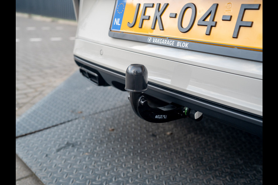 Volkswagen T-Roc 1.5 TSI R-Line Business | Panodak | Beats | Keyless | Trekhaak | IQ Light | Side Assist | Prijs Rijklaar!!