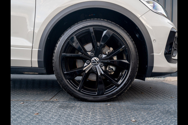 Volkswagen T-Roc 1.5 TSI R-Line Business | Panodak | Beats | Keyless | Trekhaak | IQ Light | Side Assist | Prijs Rijklaar!!