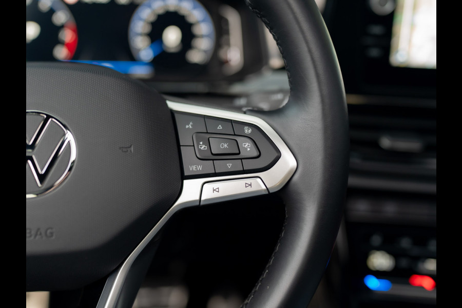 Volkswagen T-Roc 1.5 TSI R-Line Business | Panodak | Beats | Keyless | Trekhaak | IQ Light | Side Assist | Prijs Rijklaar!!