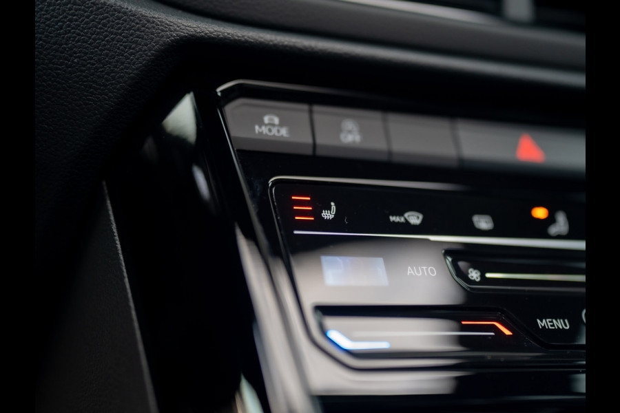 Volkswagen T-Roc 1.5 TSI R-Line Business | Panodak | Beats | Keyless | Trekhaak | IQ Light | Side Assist | Prijs Rijklaar!!