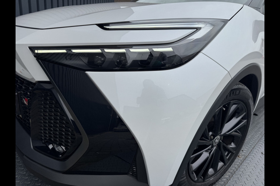 Toyota C-HR 2.0 Hybrid 200 GR SPORT(GEEN PHEV) | Pano dak | Head-up | JBL | LED | Rijklaar!!