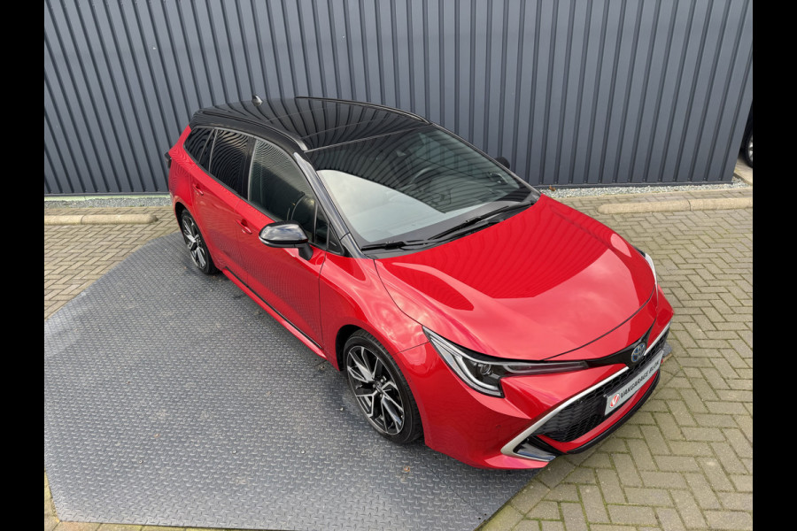 Toyota Corolla Touring Sports 2.0 Hybrid Executive / Bi tone | Schuif/-kantel dak | JBL | Head-up | Rijklaar!!
