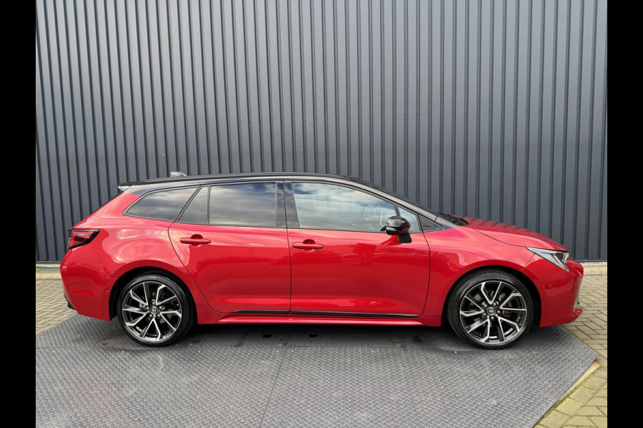 Toyota Corolla Touring Sports 2.0 Hybrid Executive / Bi tone | Schuif/-kantel dak | JBL | Head-up | Rijklaar!!