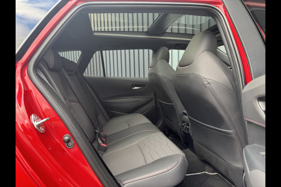 Toyota Corolla Touring Sports 2.0 Hybrid Executive / Bi tone | Schuif/-kantel dak | JBL | Head-up | Rijklaar!!