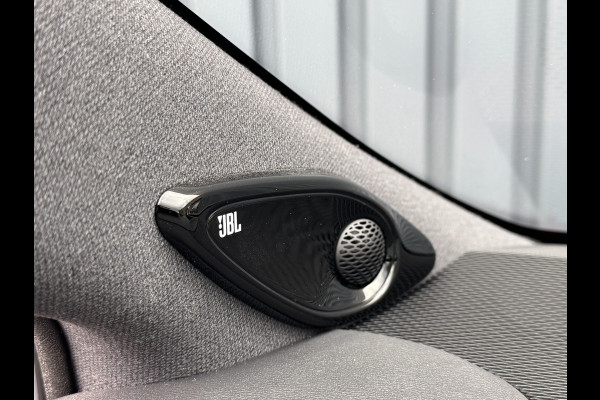 Toyota Corolla Touring Sports 2.0 Hybrid Executive / Bi tone | Schuif/-kantel dak | JBL | Head-up | Rijklaar!!