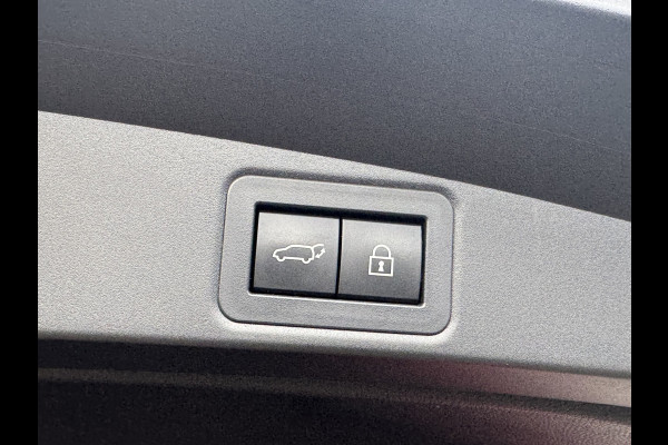 Toyota Corolla Touring Sports 2.0 Hybrid Executive / Bi tone | Schuif/-kantel dak | JBL | Head-up | Rijklaar!!