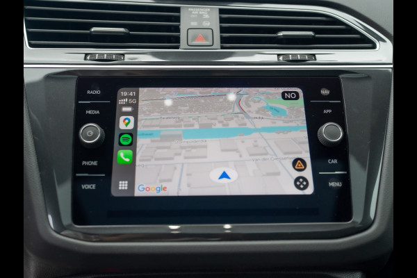 Volkswagen Tiguan 1.5 TSI R-Line Business | Panodak | Headup | Camera | Prijs Rijklaar!!