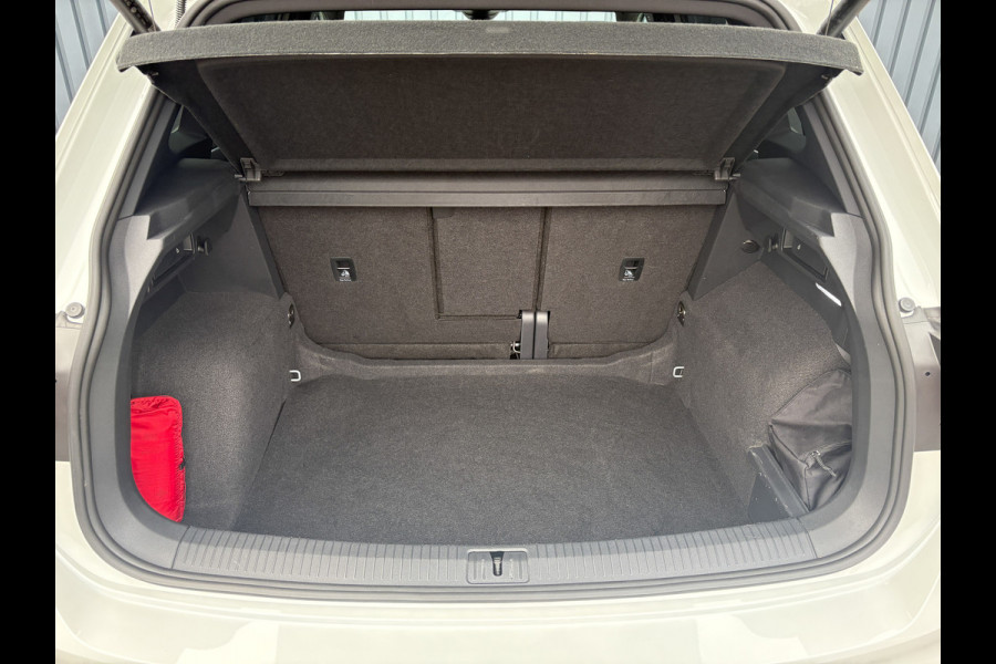 Volkswagen Tiguan 1.5 TSI R-Line Business | Panodak | Headup | Camera | Prijs Rijklaar!!