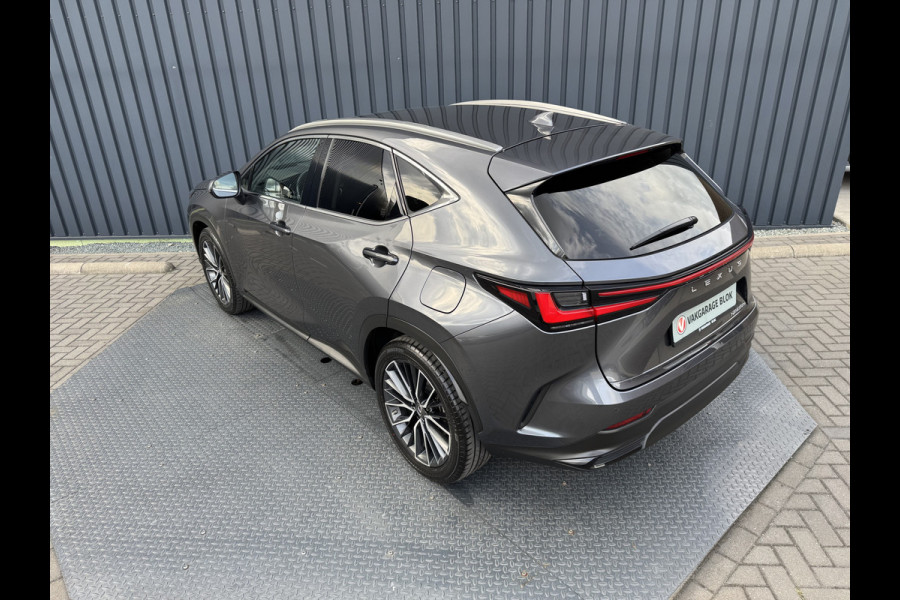 Lexus NX 450h+ AWD Executive / President | Schuif-/kanteldak | Sonic grey | 360 camera | Head-up | Rijklaar!!