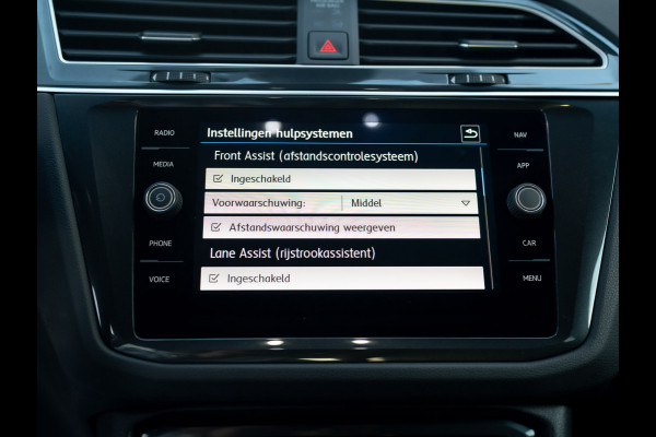 Volkswagen Tiguan 1.5 TSI R-Line Business | Trekhaak wegkl. | Head Up | Side Assist | Camera | LED | Prijs Rijklaar!!