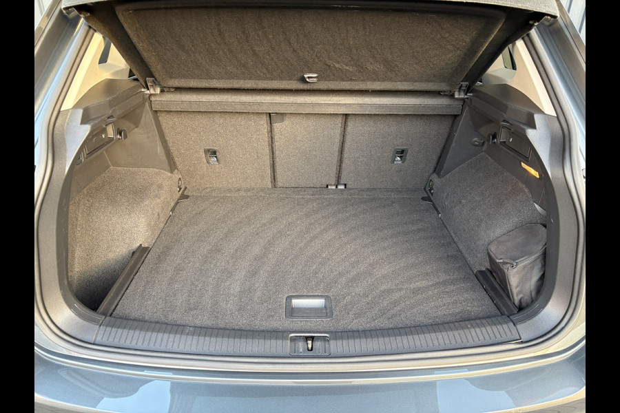 Volkswagen Tiguan 1.5 TSI R-Line Business | Trekhaak wegkl. | Head Up | Side Assist | Camera | LED | Prijs Rijklaar!!